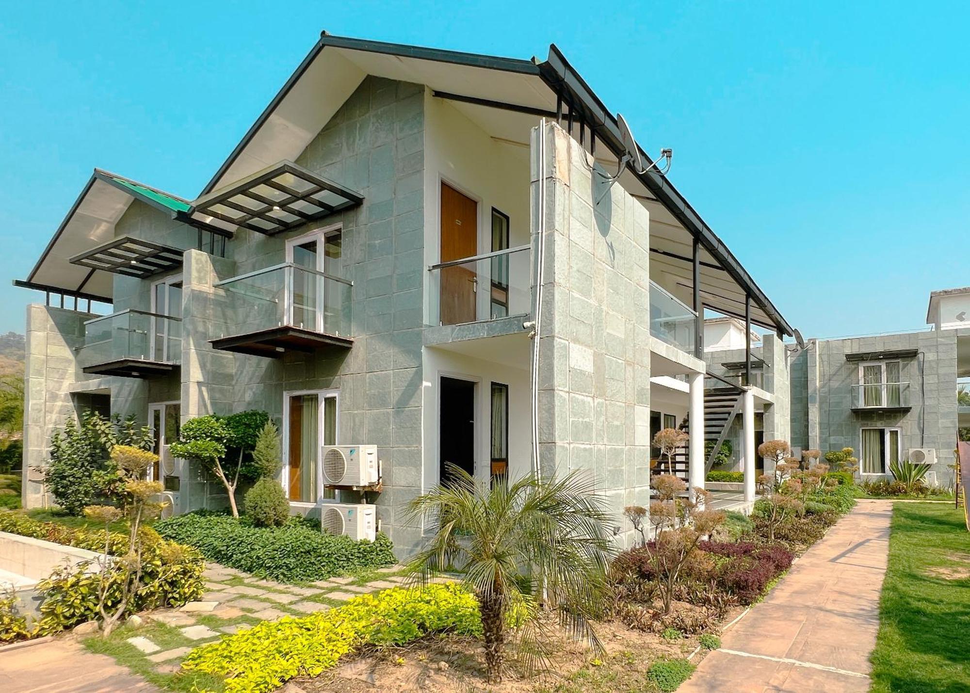 The Cloyster Resort And Spa รามนาการ์ ภายนอก รูปภาพ